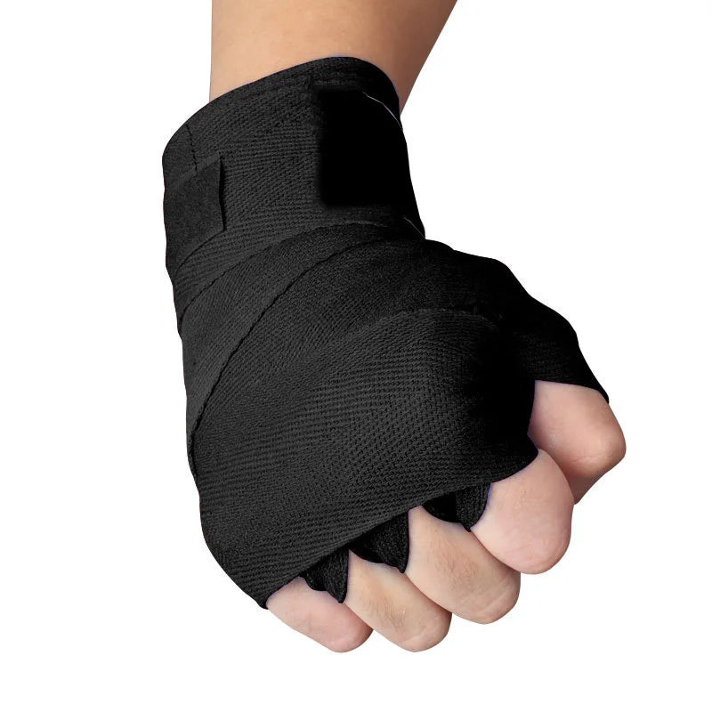 Bandes de boxe en coton 2Punch pour MMA et boxe, montrant les bandes enroulées et prêtes à être utilisées.
