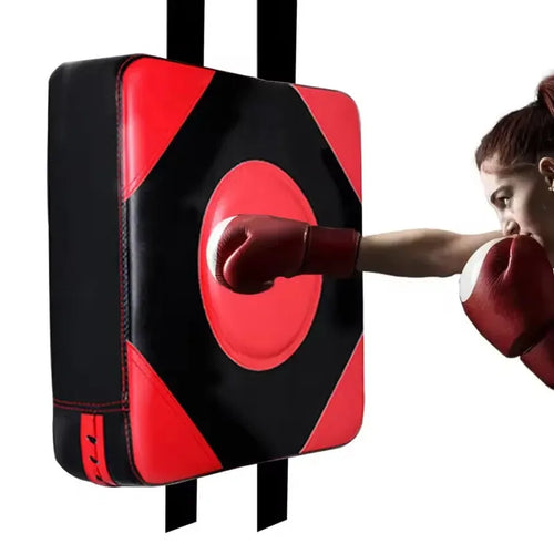 Cible de boxe murale intelligente 2Punch pour entraînement à domicile, avec surface d'impact et système de fixation solide.